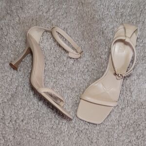 ZARA LIGHT beige Strap Heels Size 40 Euro